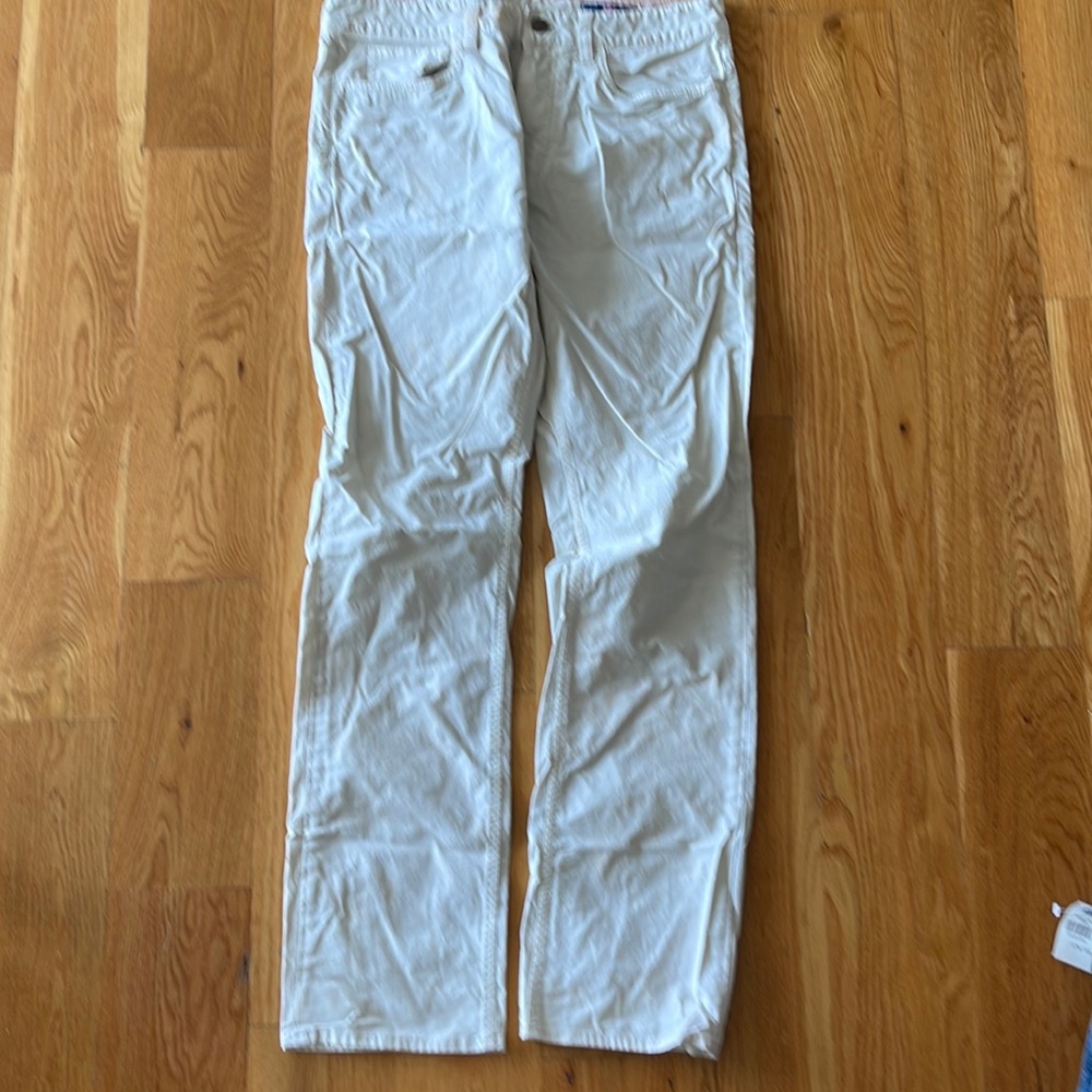 Men’s light tan pants. 32x32